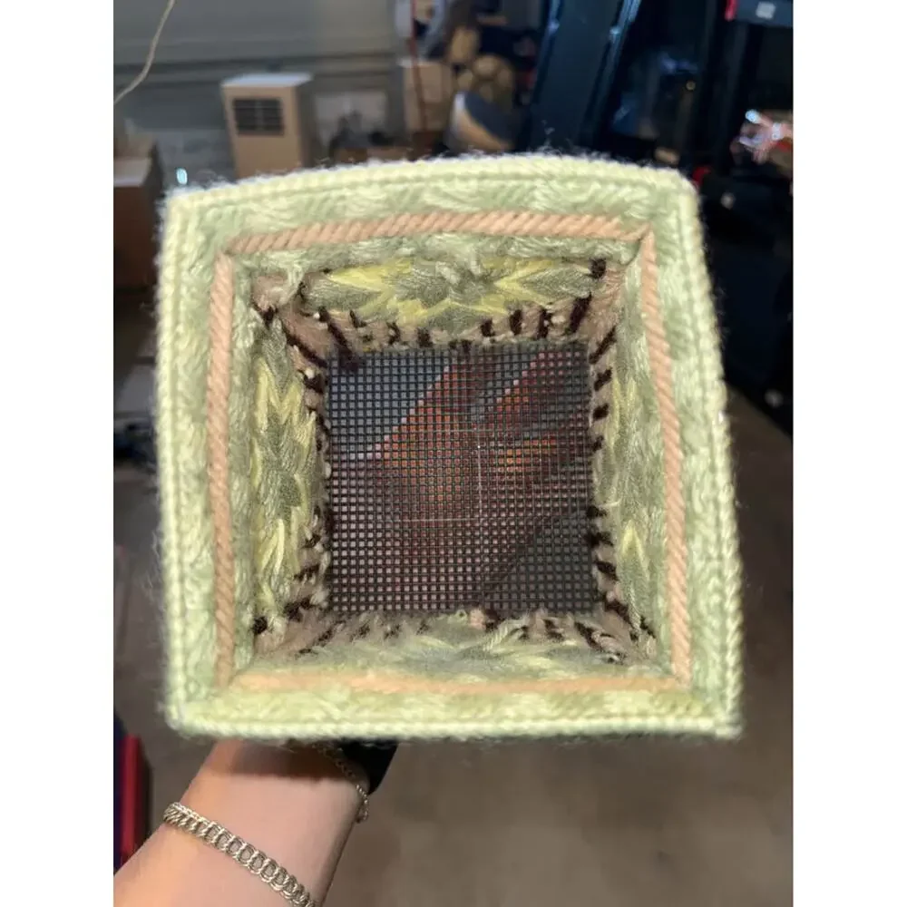 Handmade Plastic Canvas Star Pattern Holder